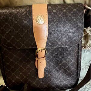 Rioni Signature Brown Top Buckle Messenger Bag St-20179